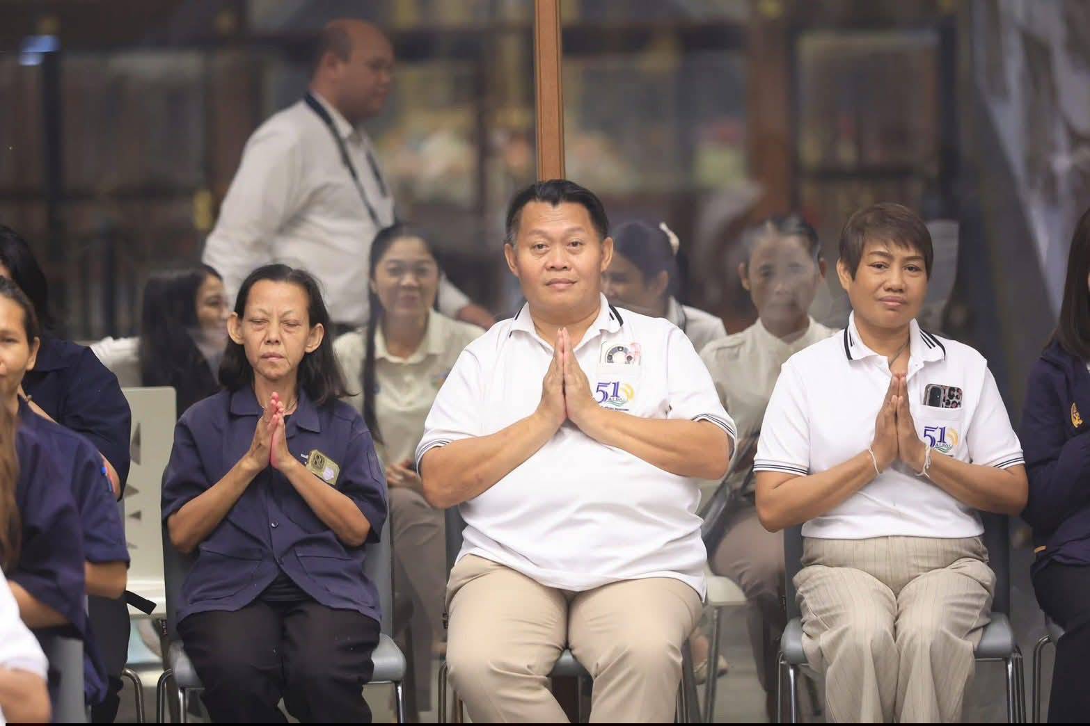 title - ศูนย์ส่งเสริมและพัฒนาอาชีพเสริมนอกภาคการเกษตร โดย สำนักงานการปฏิรูปที่ดินเพื่อเกษตรกรรม จัดโครงการพัฒนาบุคลากรเพื่อเพิ่มประสิทธิภาพการดำเนินงานด้านศิลปหัตถกรรม กิจกรรมไหว้ครูช่าง ณ ชั้น 2 อาคารพระมิ่งขวัญ ศูนย์ส่งเสริมและพัฒนาอาชีพเสริมนอกภาคการเกษตร (ศูนย์ศิลปาชีพบางไทรฯ (เดิม))